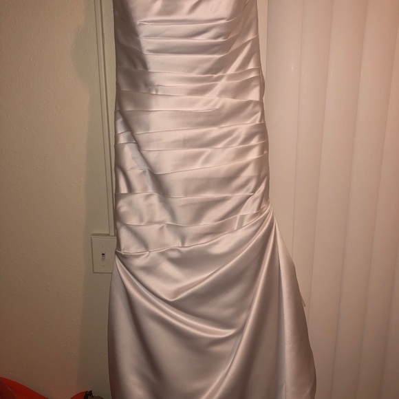 Wedding Dress - Picture 2 of 5